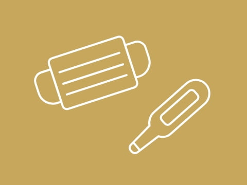 マスク着用の確認および検温の実施